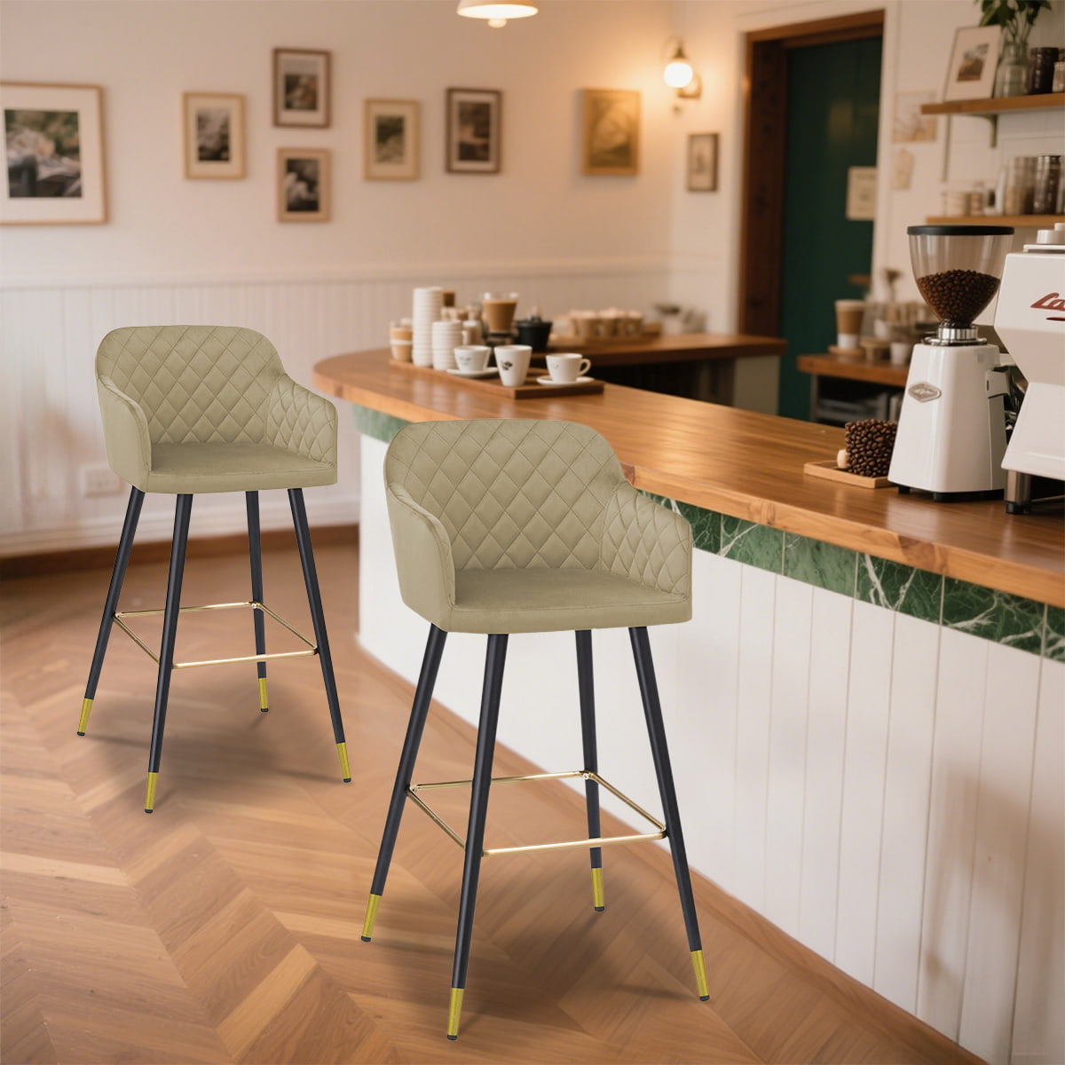 Tabouret en velours bleu royal avec des jambes en métal pour le salon