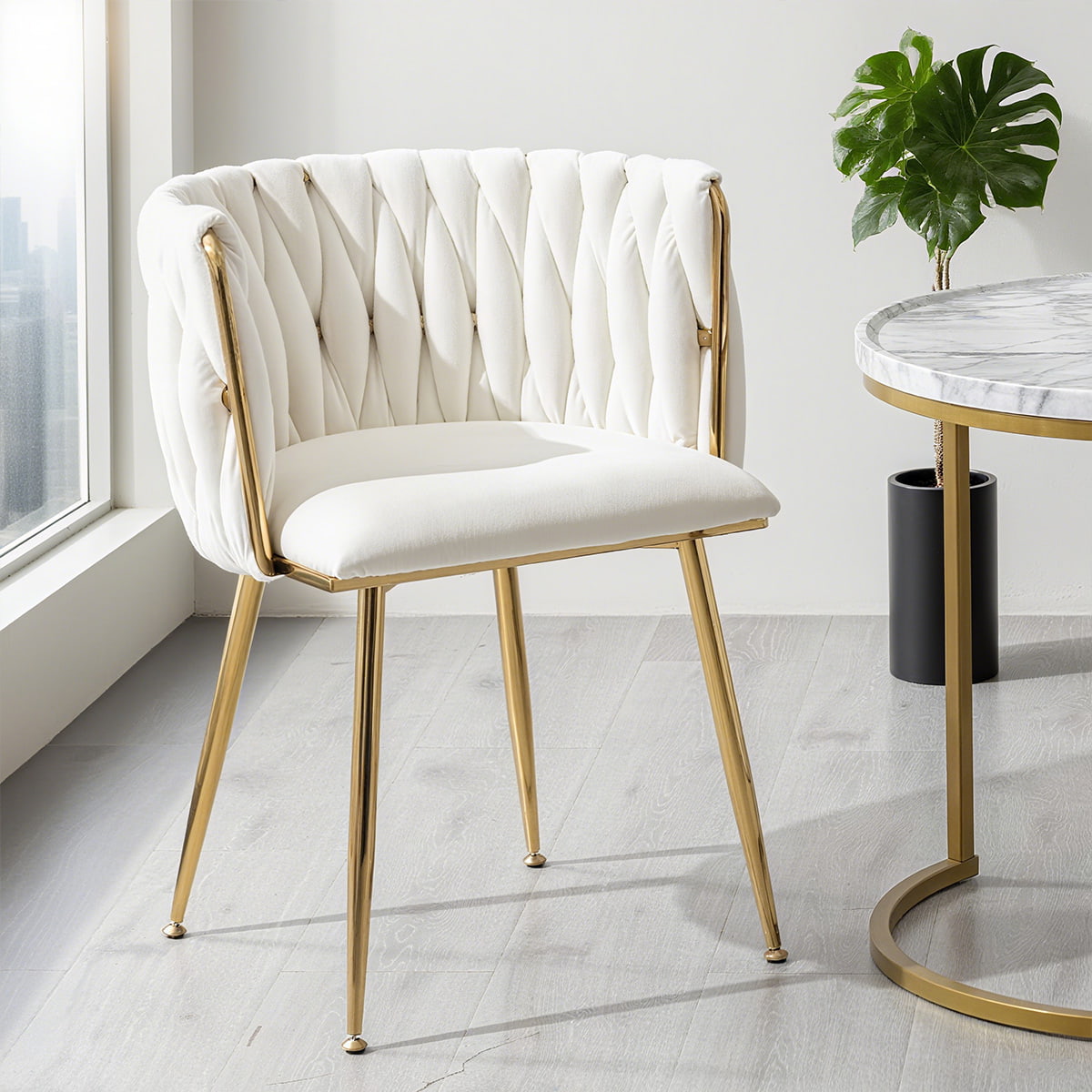 Chaise de salle à manger rembourrée en velours ivoire - Chaise d'accent arrière tissé moderne avec pattes en métal doré, chaise latéral du milieu du siècle pour salle à manger, salon, cuisine ou vanité